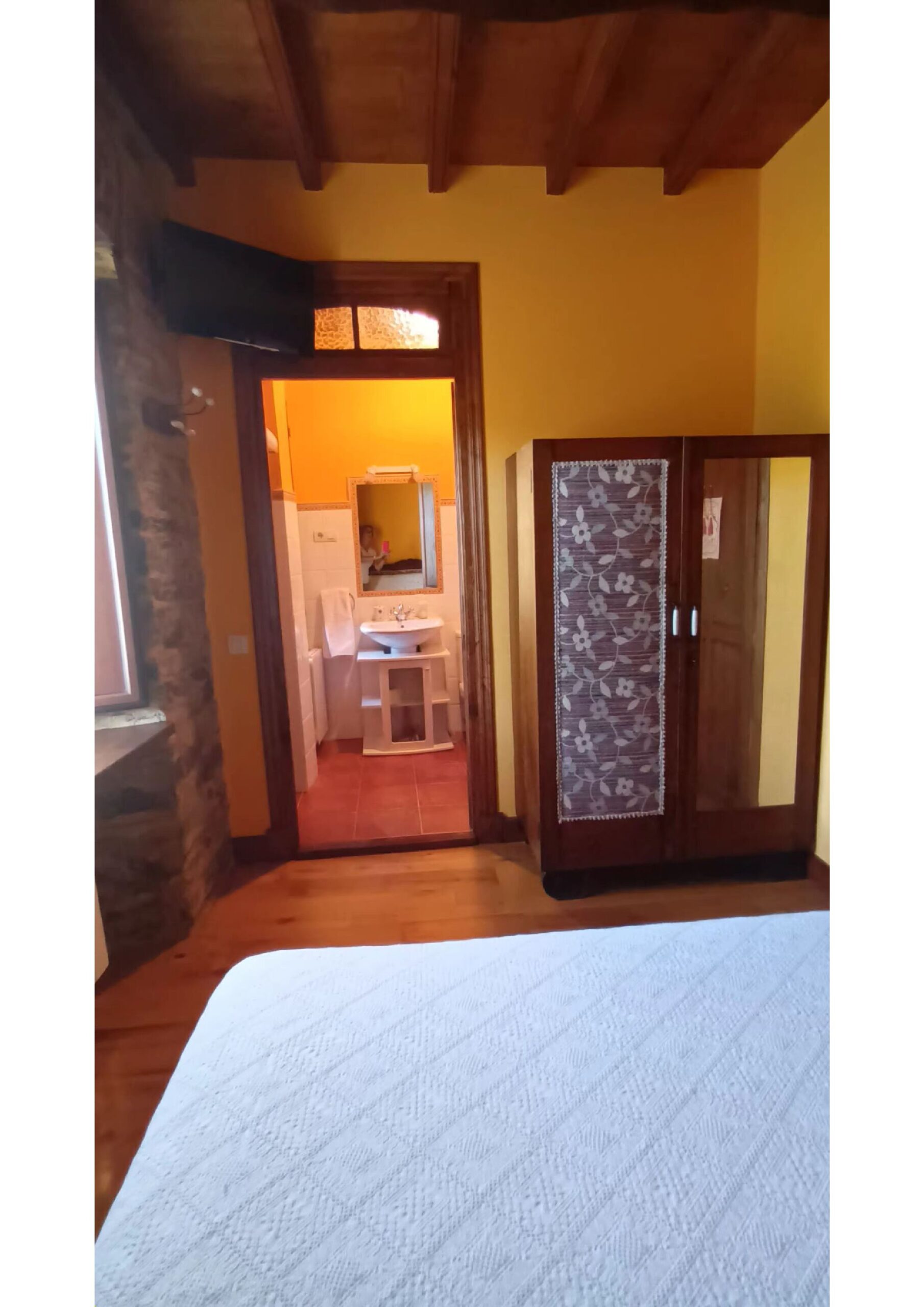 Habitacion naranja 1