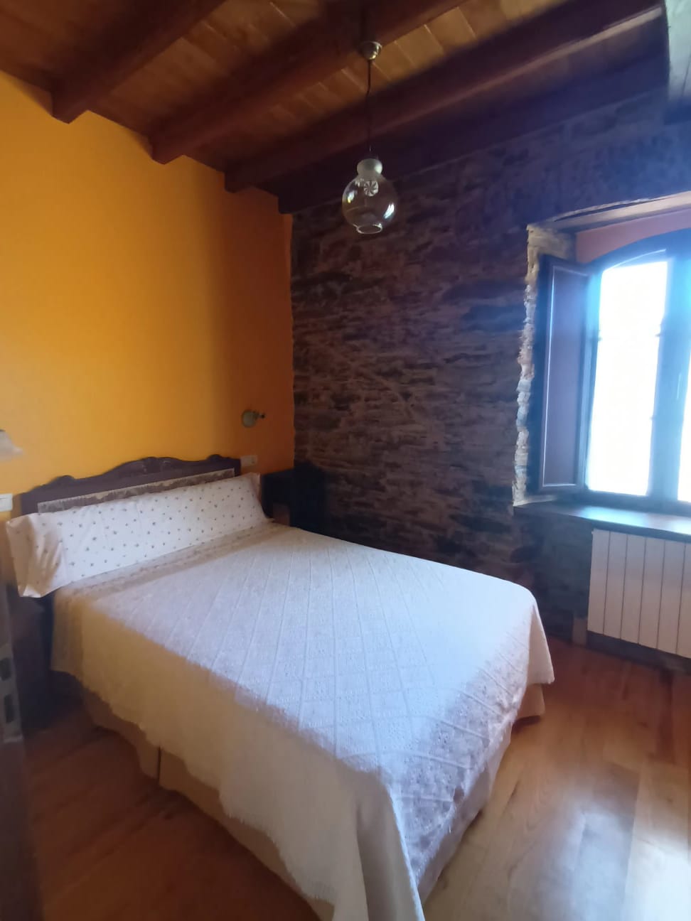 Habitacion naranja 4