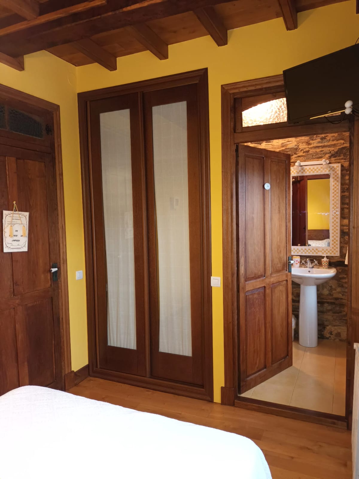 Habitación Amarilla 1